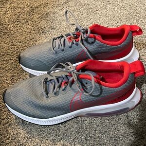 New without box, big kids size 5 Nike Air Zoom athletic shoes